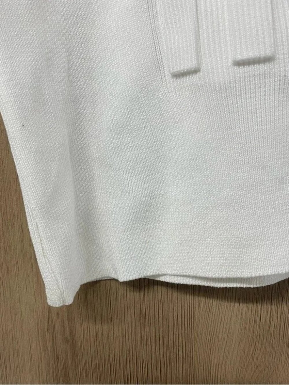Miu Miu 3D Embossed Logo Ribbed Crop Tank Top-White - Picture 2 of 6